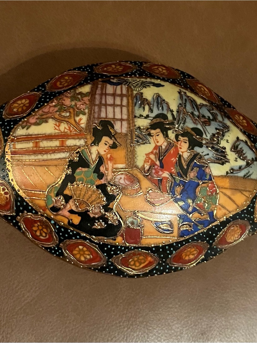 Vtg Royal Satsuma Hand Painted Ceramic Covered Jewelry/Trinket Box